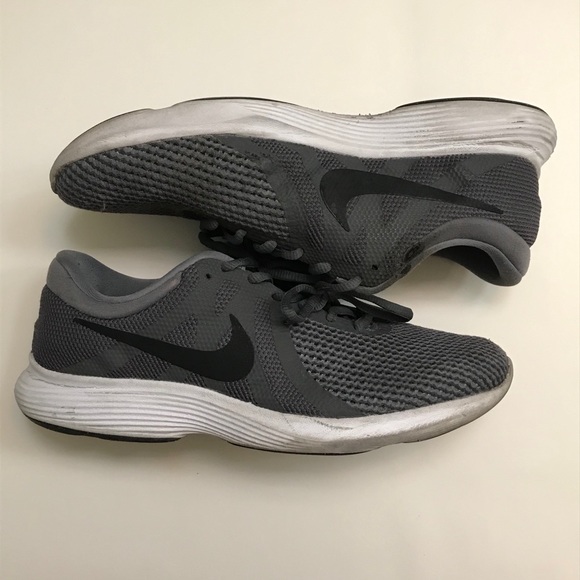 Nike Revolution 4 (908988-010) Athletic Shoe - Picture 3 of 9